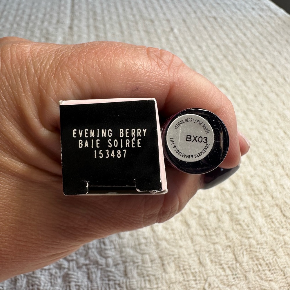 Mary Kay Unlimited Lip Gloss - Evening Berry - Picture 2 of 2